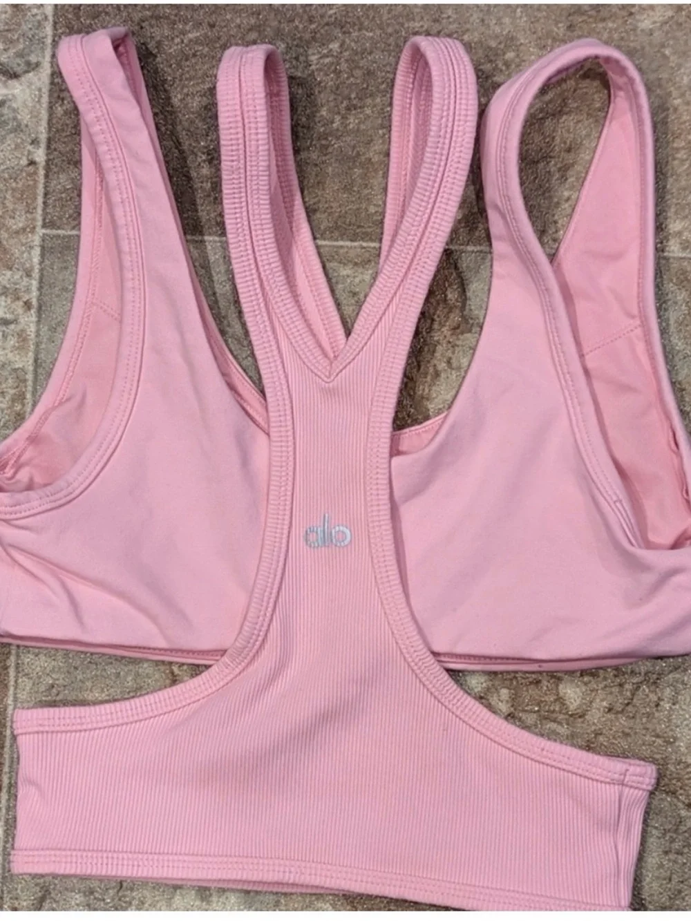 ALO Yoga soft pink